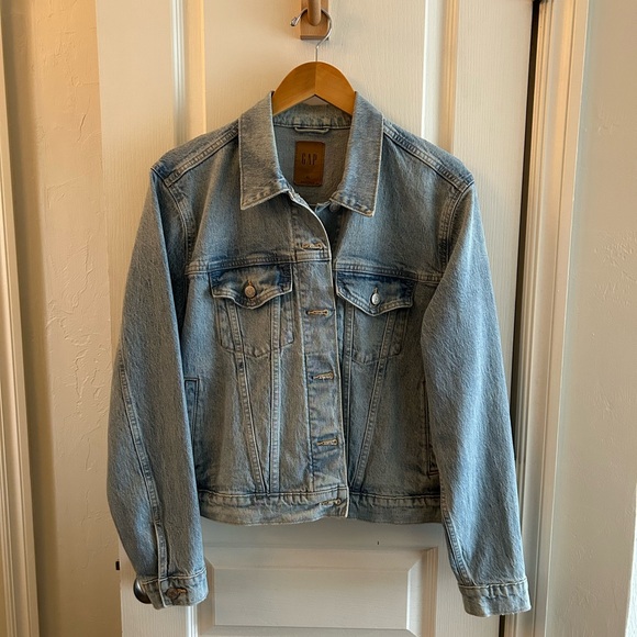 GAP Jackets & Blazers - GAP Women's Classic Blue Jean Jacket